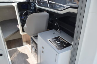 Quicksilver Activ 675 Weekend + Mercury 200hp (Stocked) - Image 23
