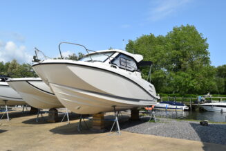 Quicksilver Activ 675 Weekend + Mercury 200hp (Stocked) - Image 3