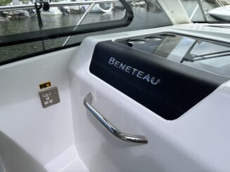 Beneteau Antares 9 OB | Twin Suzuki 200hp | 2019 - Image 25