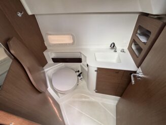 Beneteau Antares 9 OB | Twin Suzuki 200hp | 2019 - Image 34