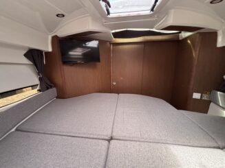 Beneteau Antares 9 OB | Twin Suzuki 200hp | 2019 - Image 39
