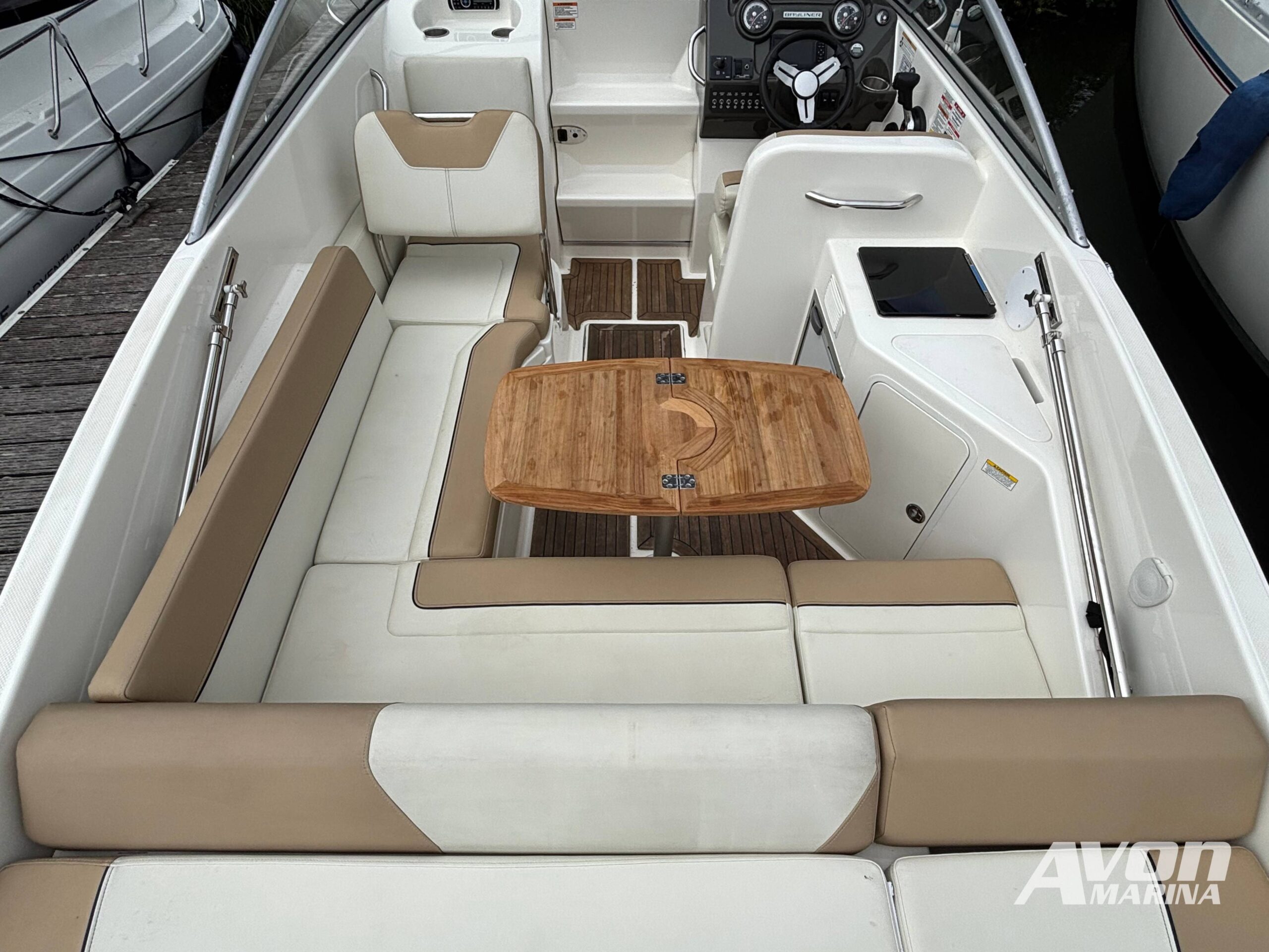 Bayliner 742 | Mercruiser 6.2L | 2017 - Image 6