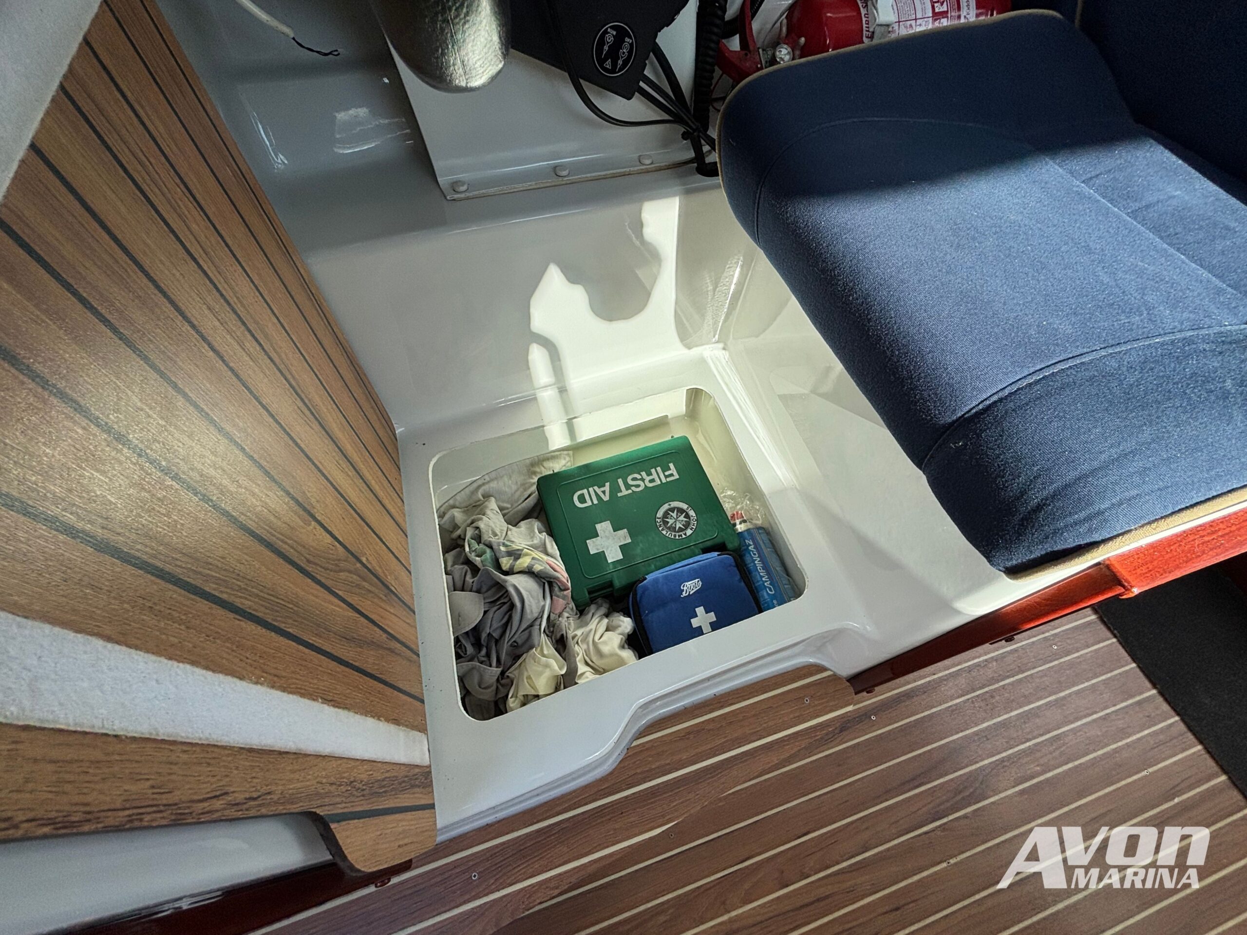 Finnmaster 6100MC | Evinrude 90hp | 2005 - Image 16