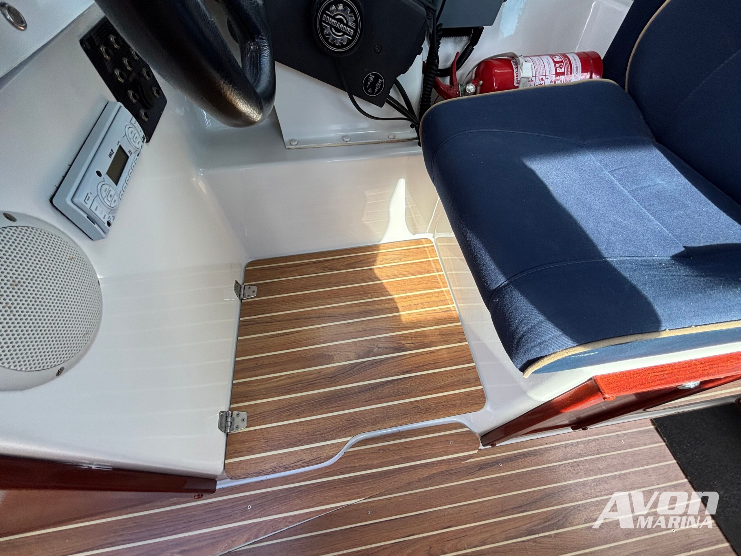 Finnmaster 6100MC | Evinrude 90hp | 2005 - Image 15