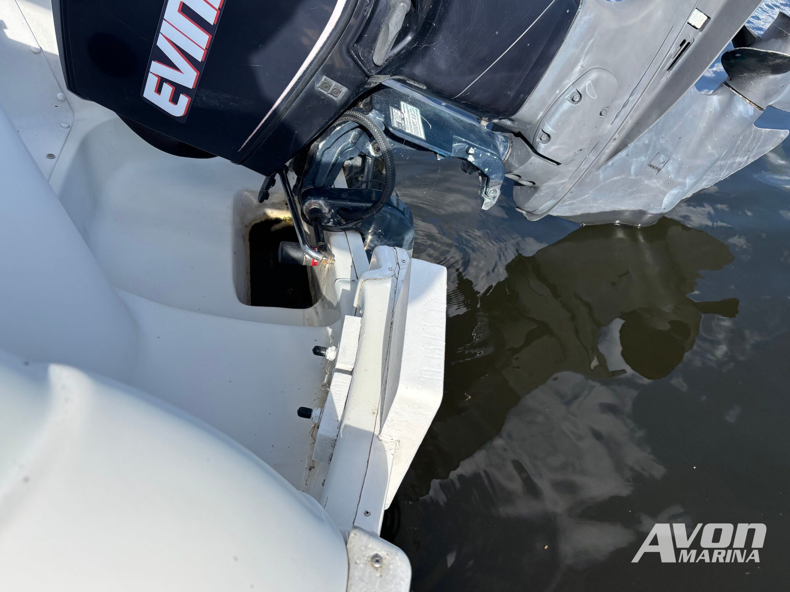 Finnmaster 6100MC | Evinrude 90hp | 2005 - Image 29