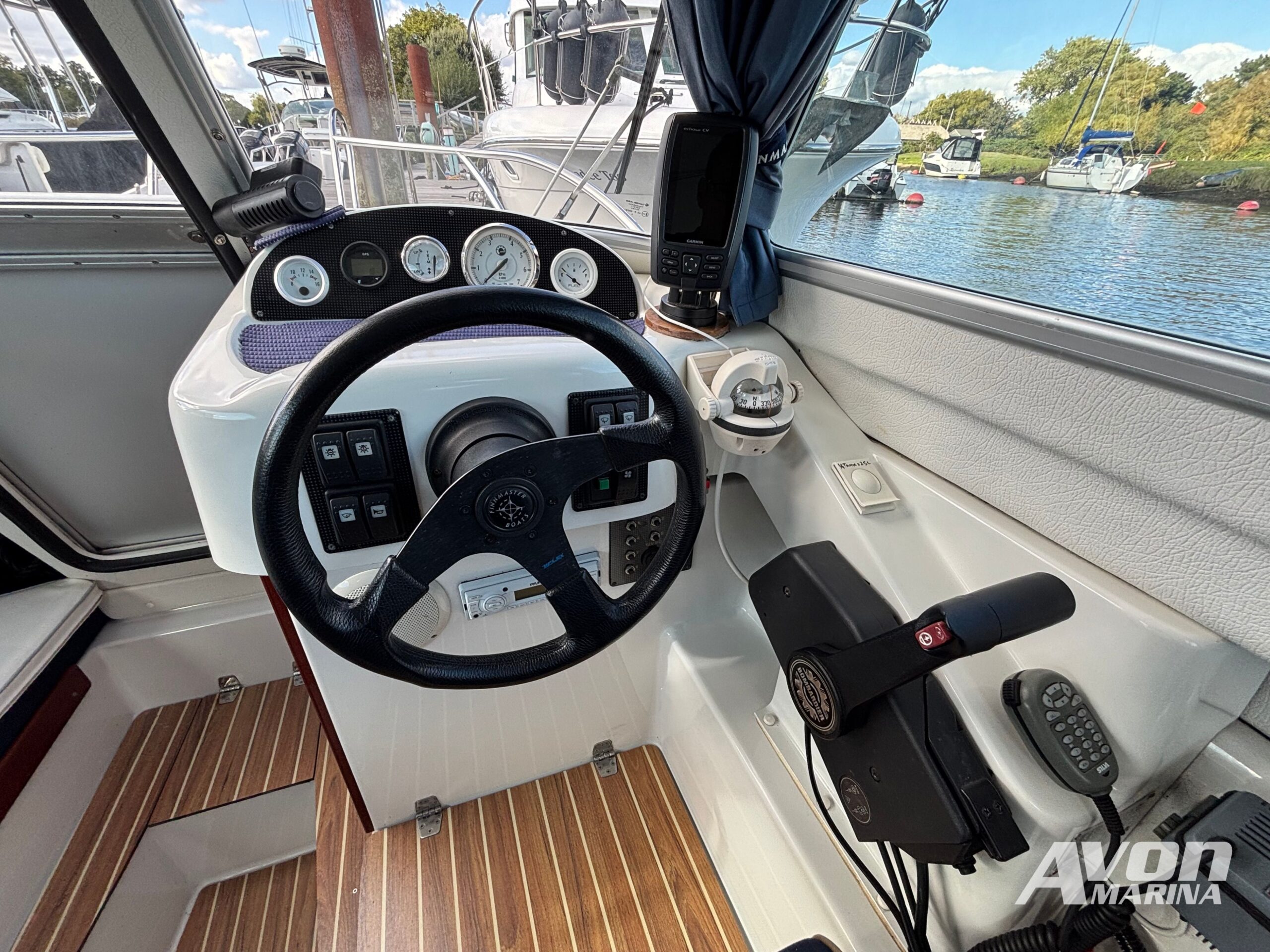 Finnmaster 6100MC | Evinrude 90hp | 2005 - Image 13
